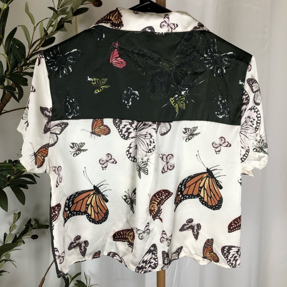 NWT Forever 21 Multicolor Butterfly Blouse Sz M (T4) - Picture 5 of 7